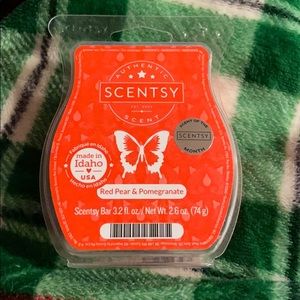 Red pear and pomegranate wax bar